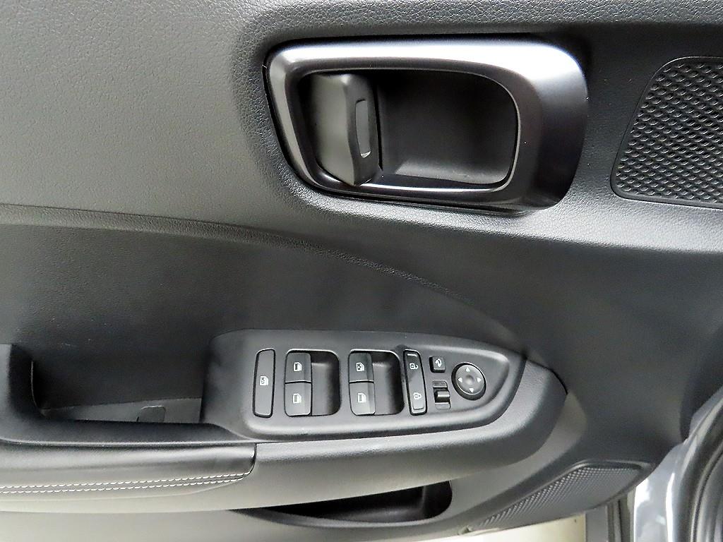HYUNDAI Venue - Vista 11