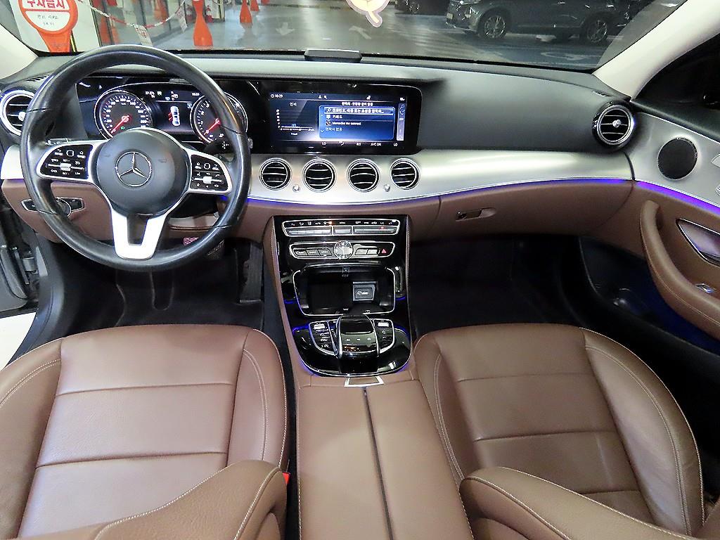 Mercedes Benz E class - Vista 10
