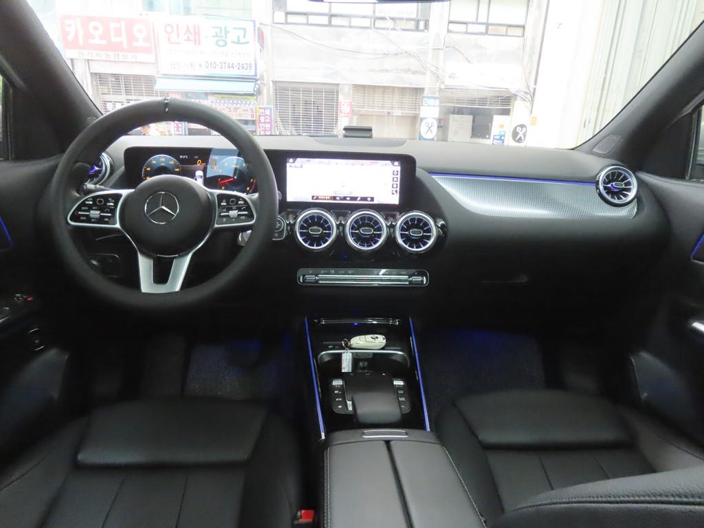 Mercedes Benz GLA Class - Vista 7