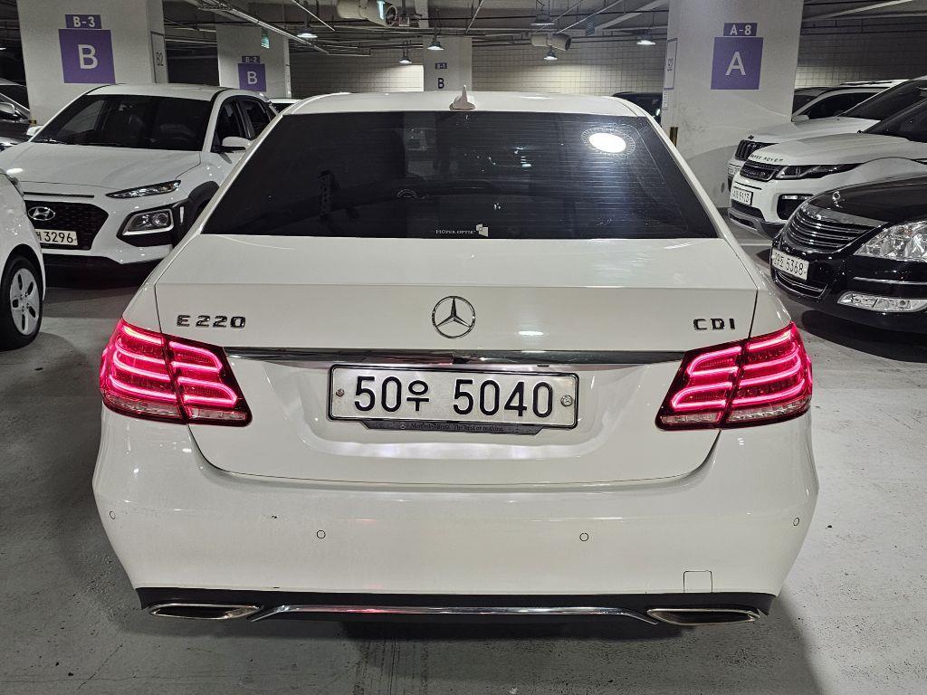 Mercedes Benz E class - Vista 3
