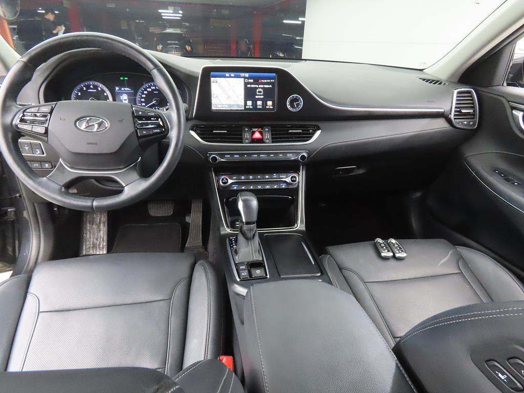 HYUNDAI Grandeur - Vista 7