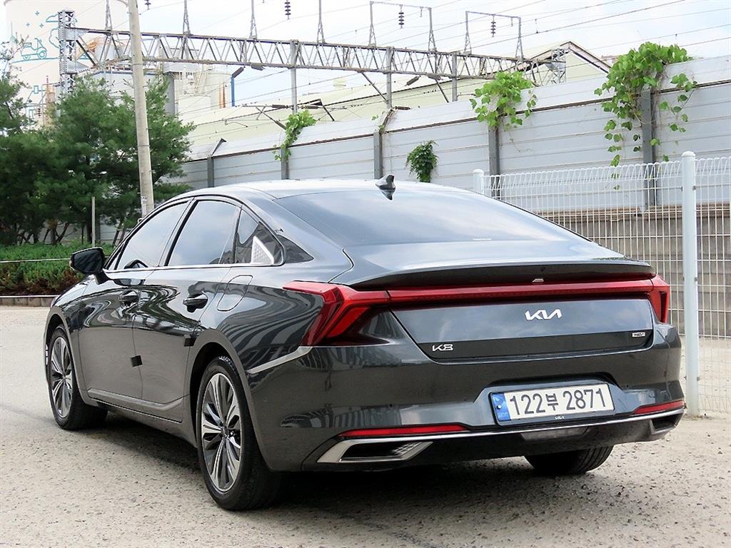 KIA K8 - Vista 3
