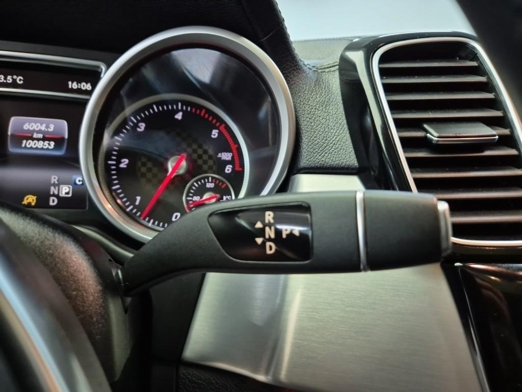 Mercedes Benz GLE Class - Vista 8