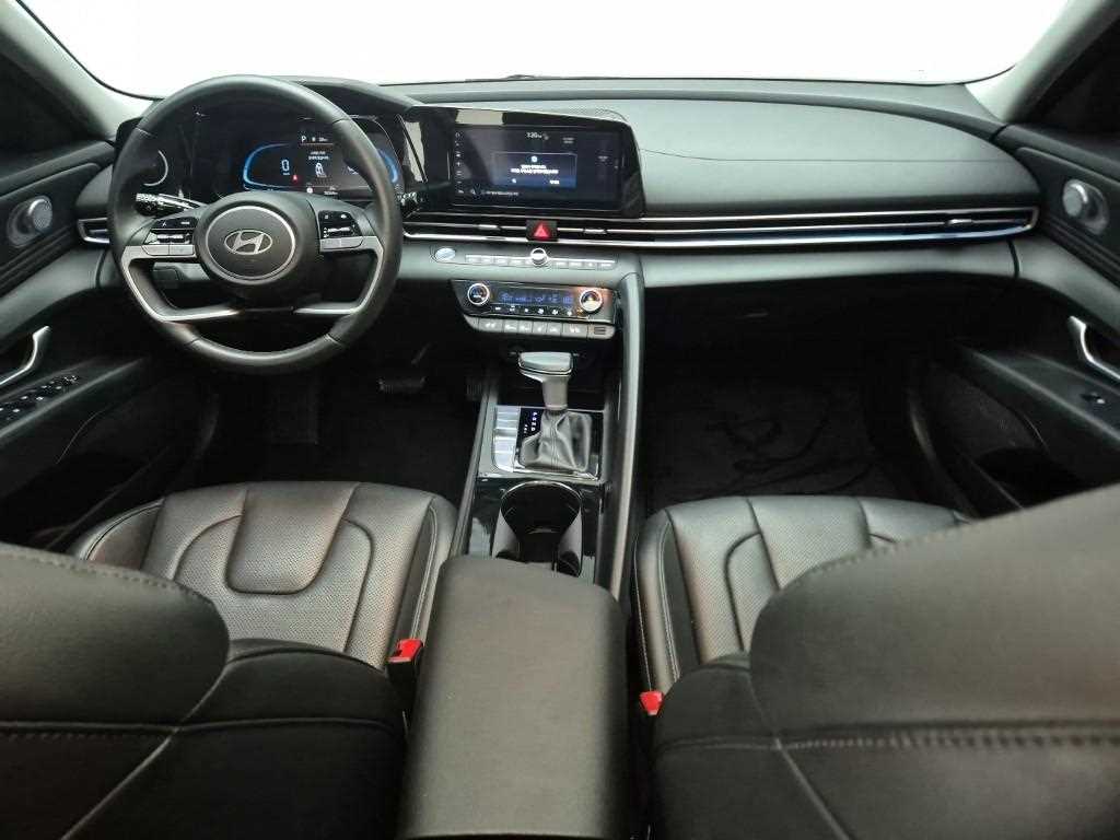 HYUNDAI Avante - Vista 7