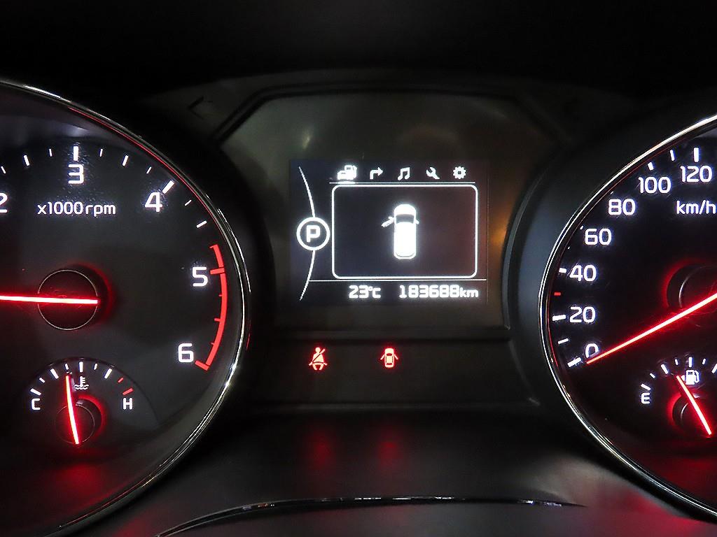 KIA Carnival - Vista 9