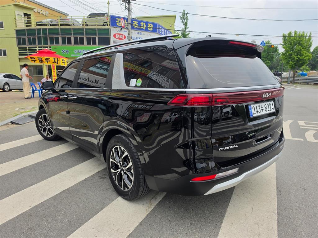 KIA Carnival - Vista 4