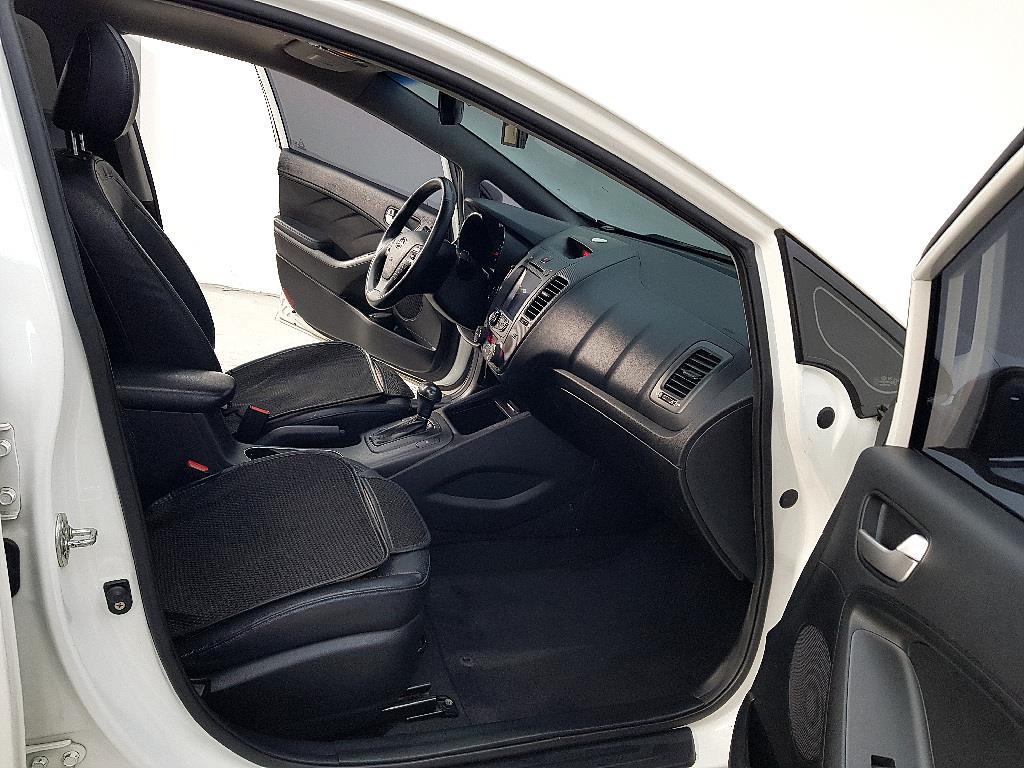 KIA K3 2013 Blanco - Importación desde Corea - HF Imports Iquique - Foto 16