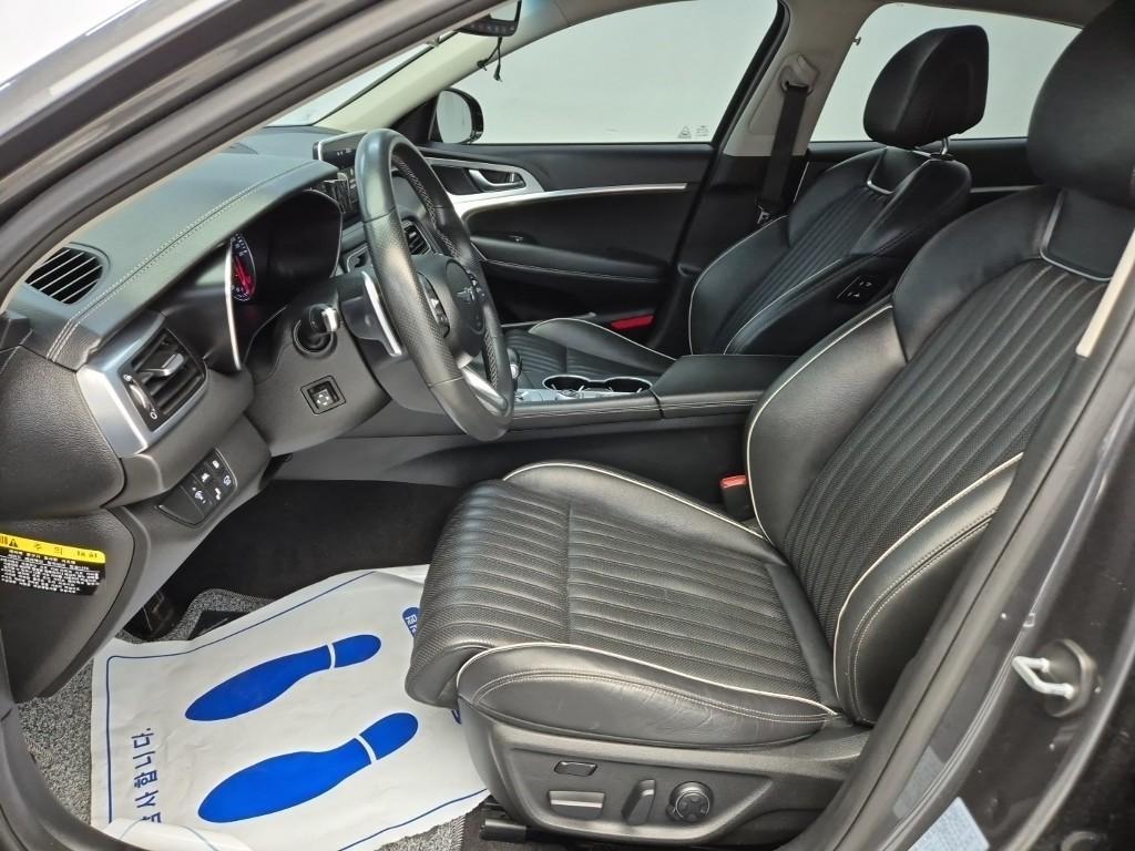 Genesis G70 - Vista 11