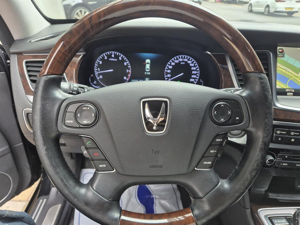 HYUNDAI Equus - Vista 6