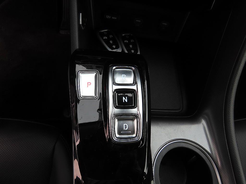 HYUNDAI Sonata - Vista 10