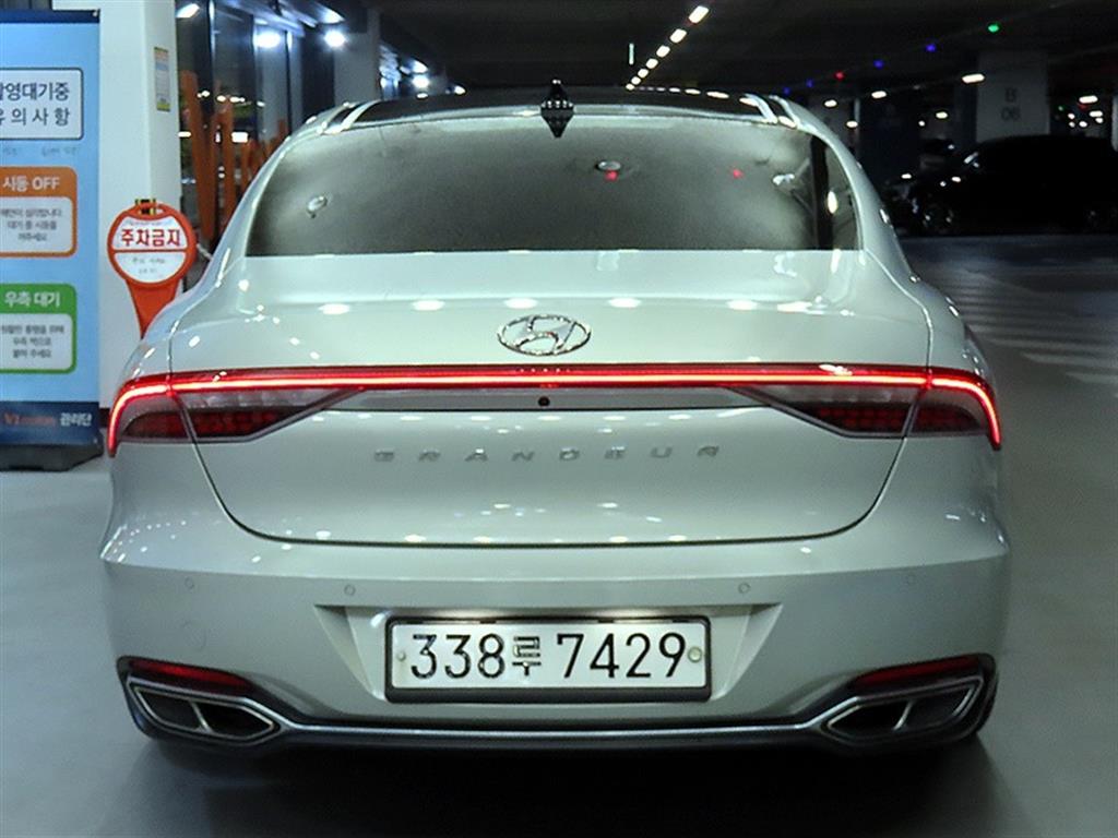 HYUNDAI Grandeur - Vista 5