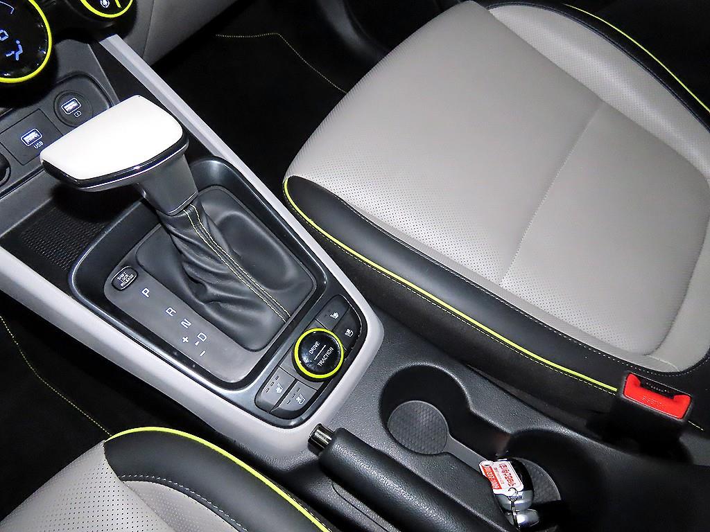HYUNDAI Venue - Vista 12