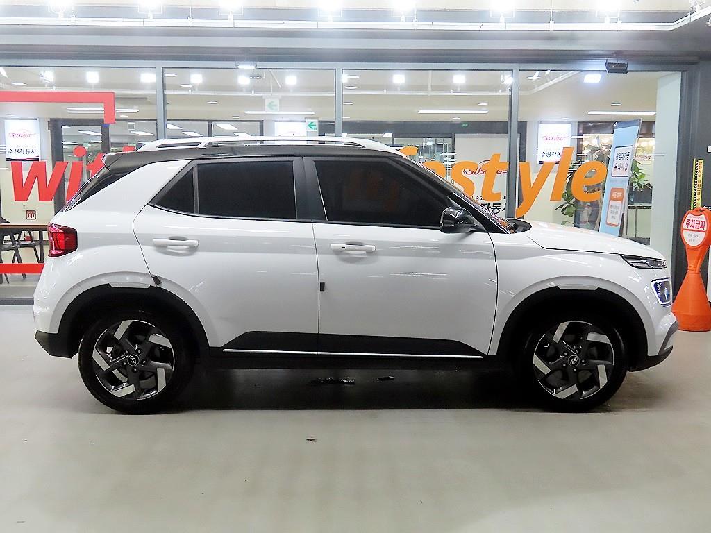 HYUNDAI Venue - Vista 3