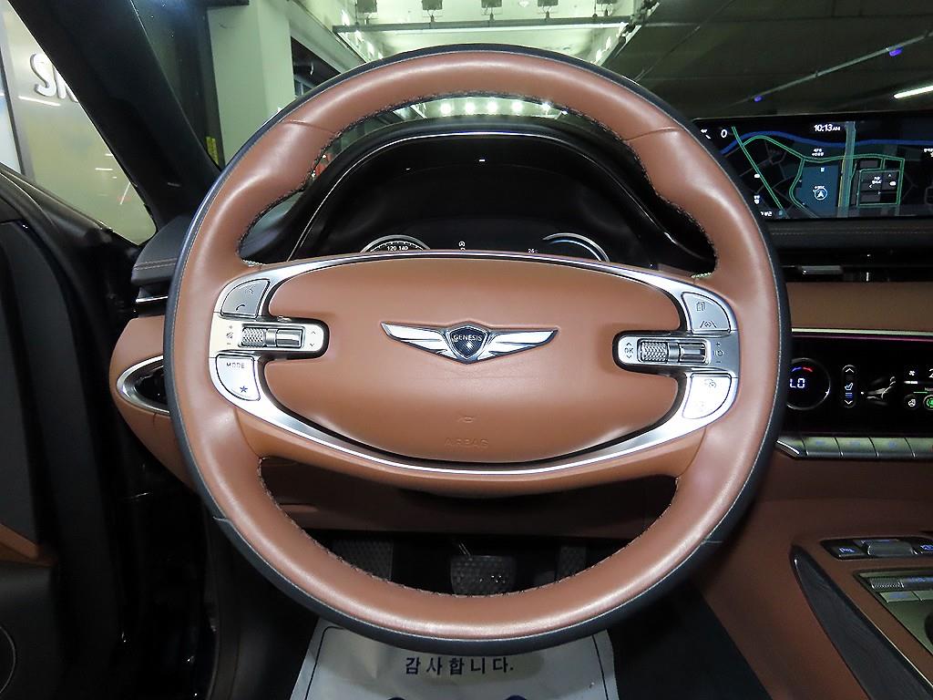 Genesis GV70 - Vista 8
