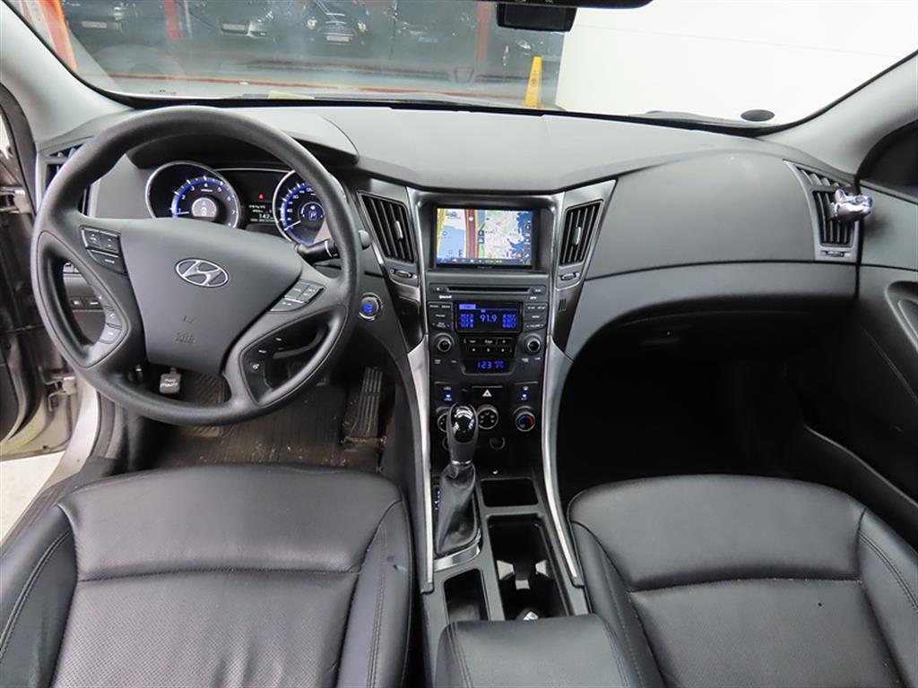 HYUNDAI Sonata - Vista 7