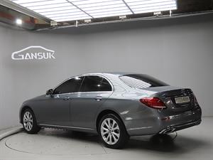 Mercedes Benz E class - Vista 6