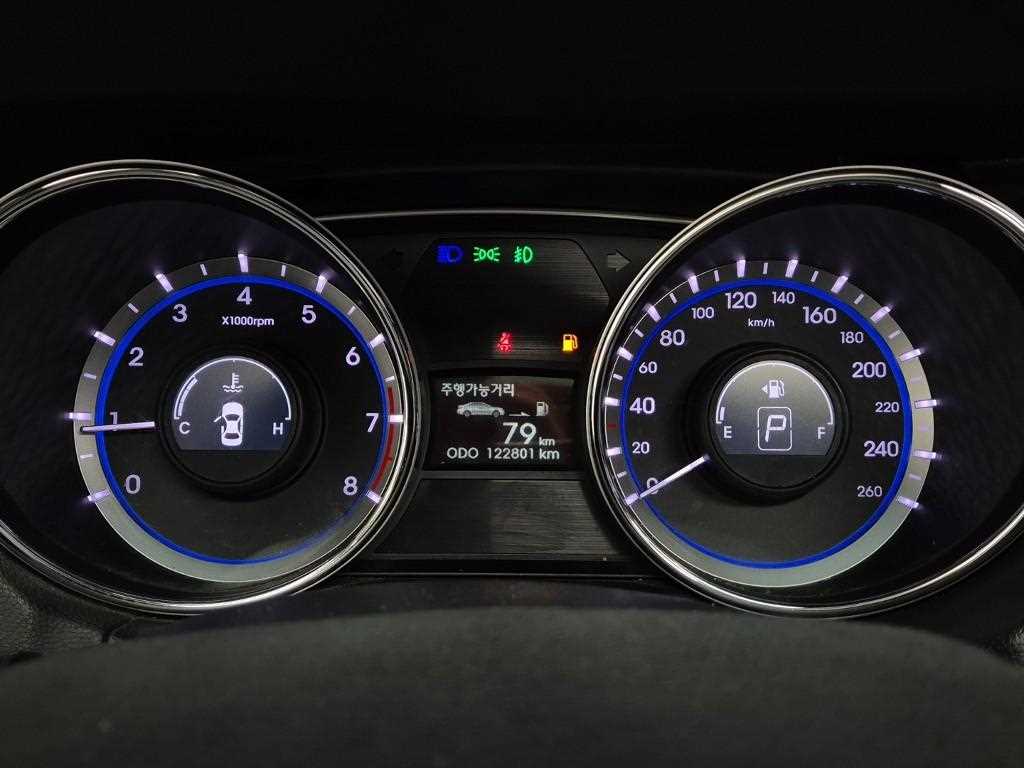 HYUNDAI Sonata - Vista 6