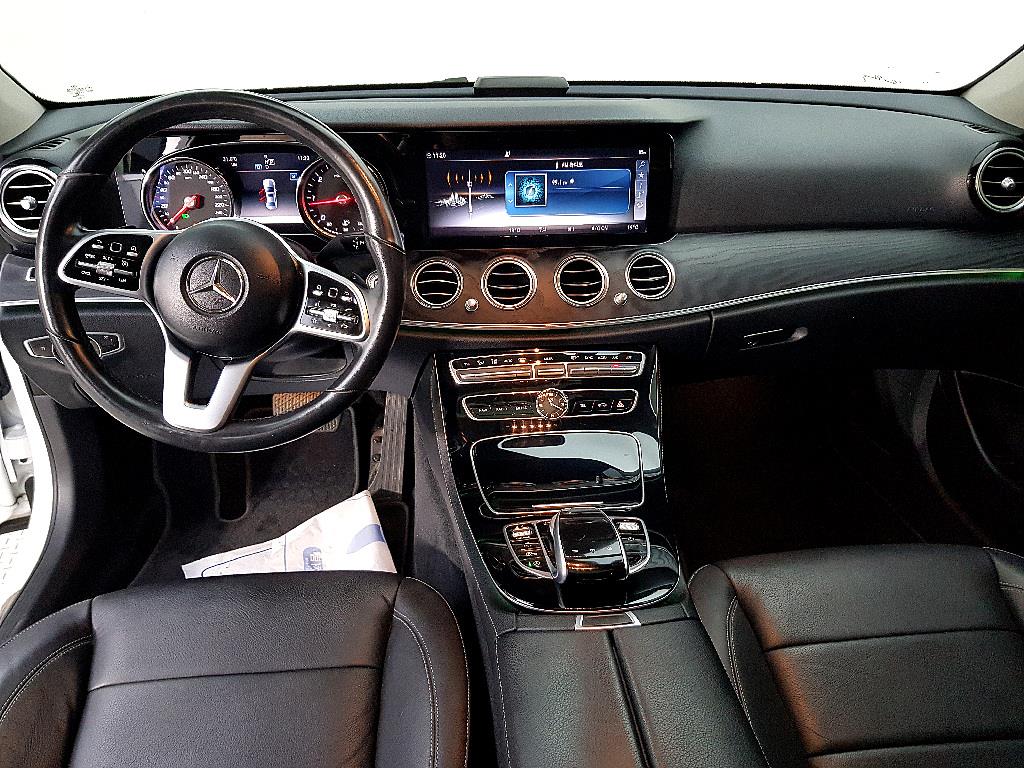 Mercedes Benz E class - Vista 5
