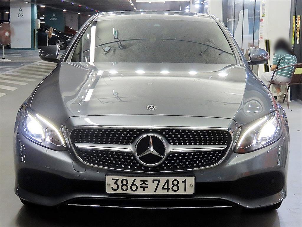 Mercedes Benz E class - Vista 2