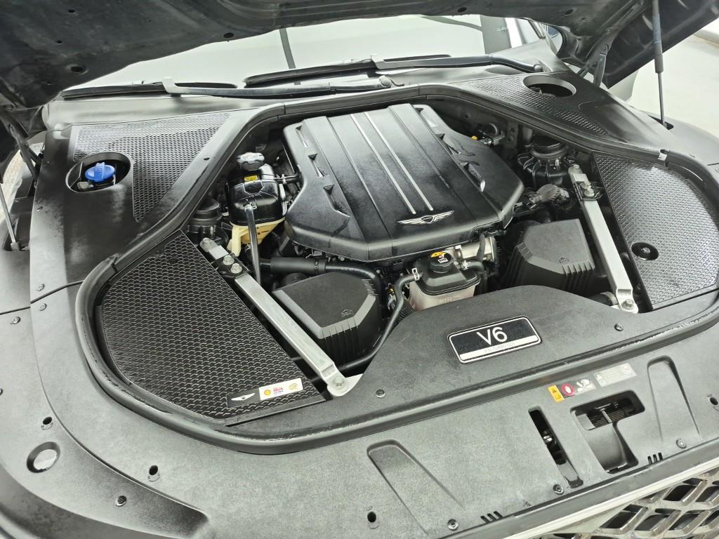 Genesis G90 - Vista 6