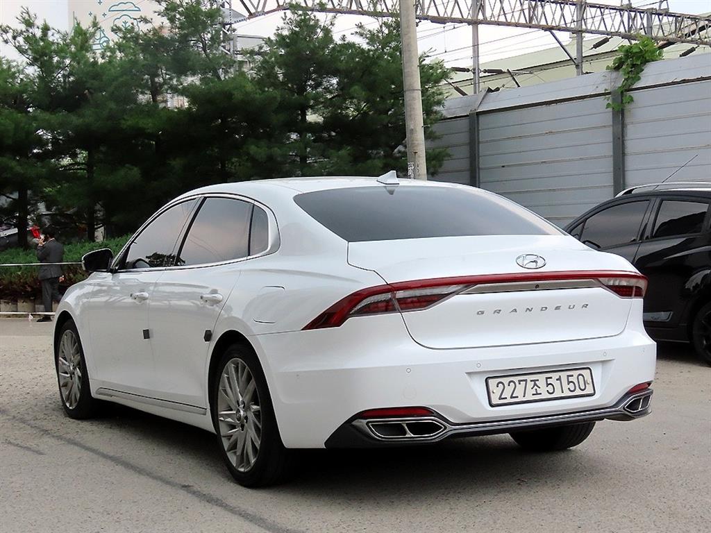 HYUNDAI Grandeur - Vista 3