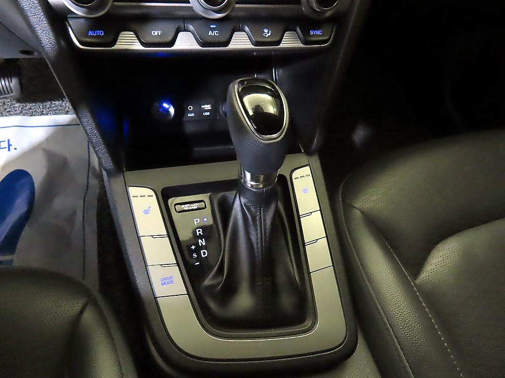 HYUNDAI Avante - Vista 12