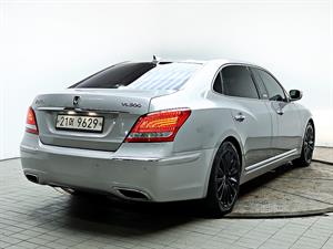 HYUNDAI Equus - Vista 8