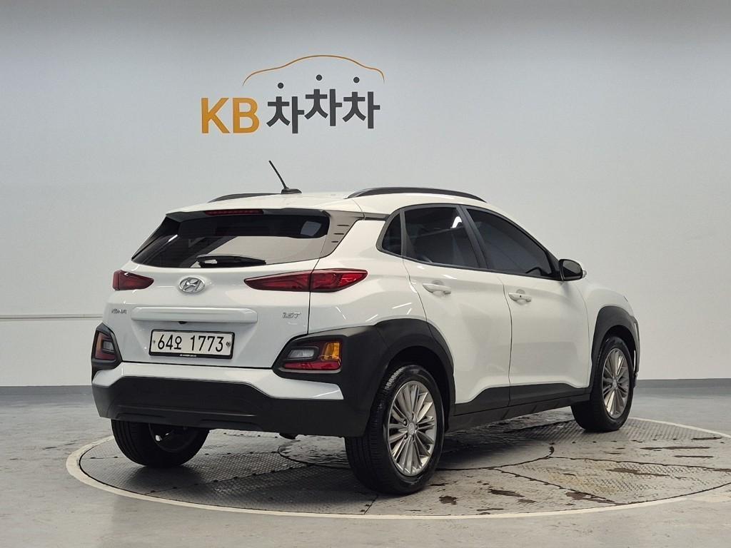 HYUNDAI Kona - Vista 4