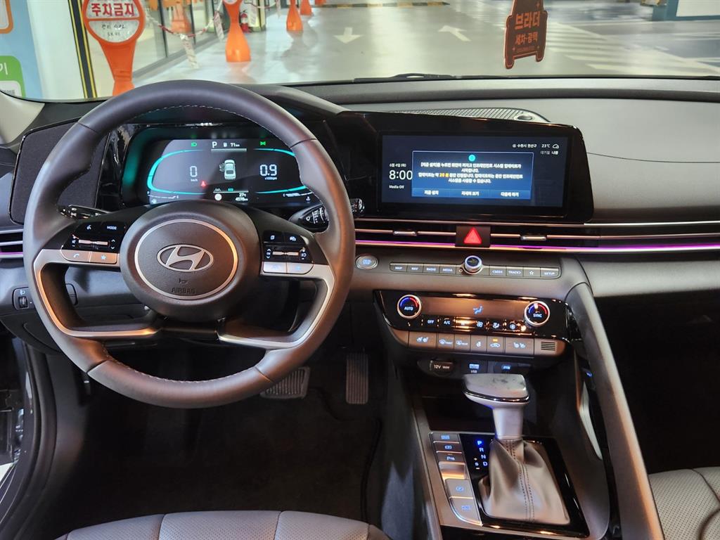 HYUNDAI Avante - Vista 6