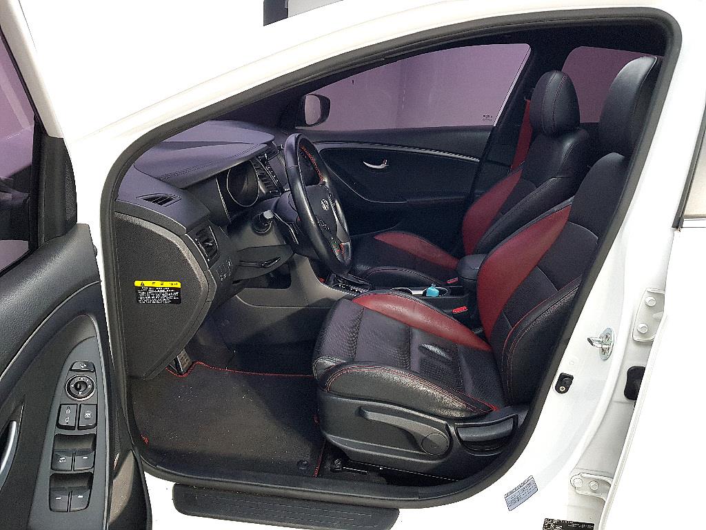 HYUNDAI i30 - Vista 8