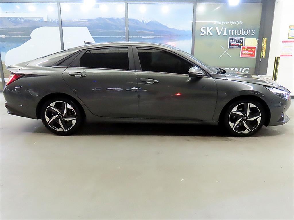 HYUNDAI Avante - Vista 3
