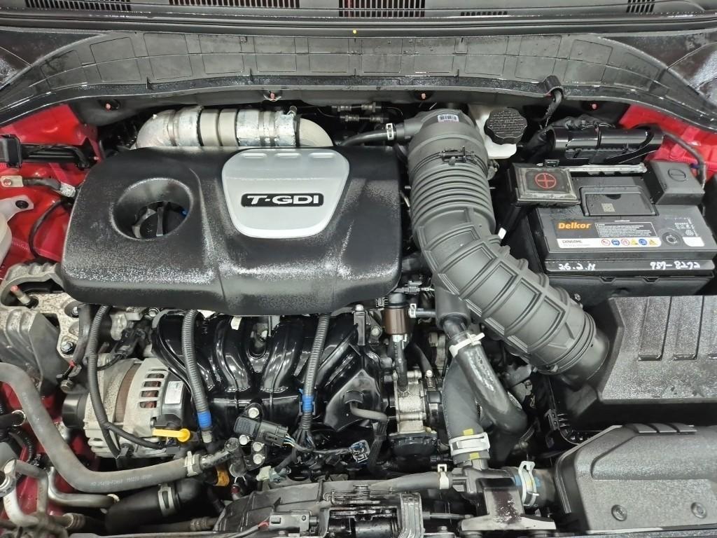 HYUNDAI Kona - Vista 6