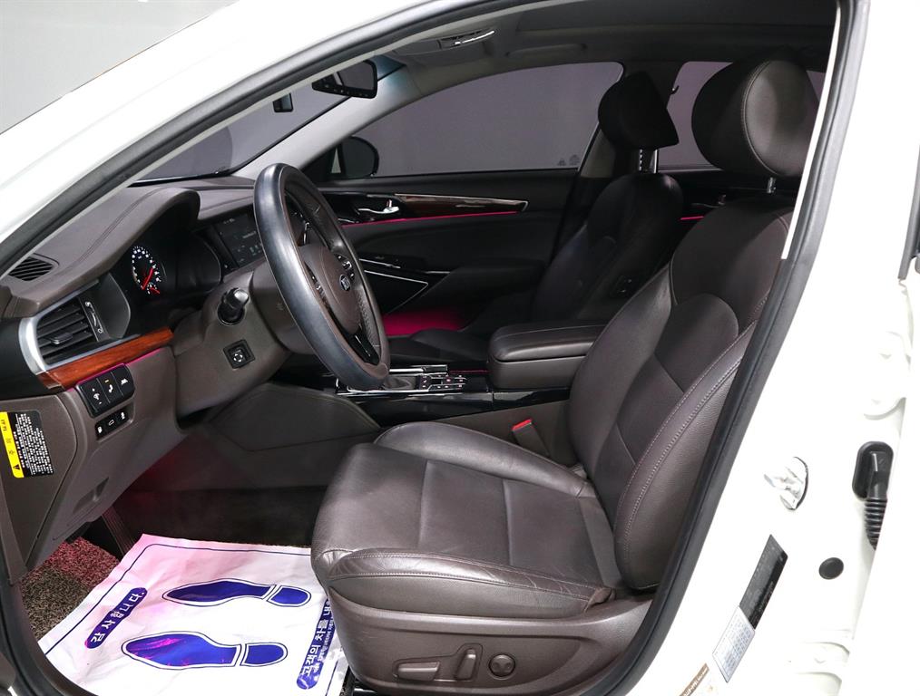 KIA K7 - Vista 9