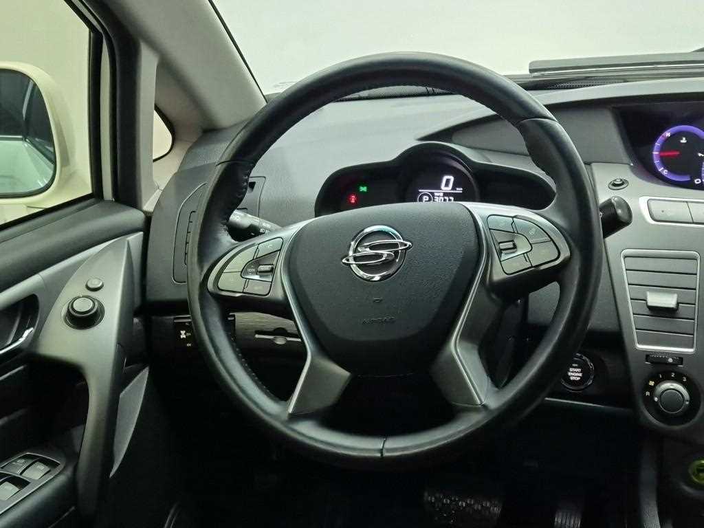 Ssangyong Korando - Vista 9