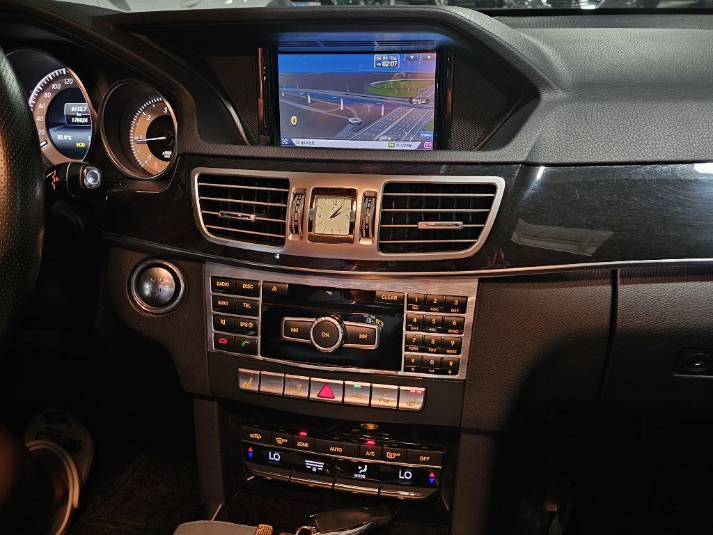Mercedes Benz E class - Vista 9