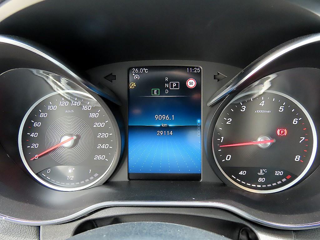 Mercedes Benz C Class - Vista 9