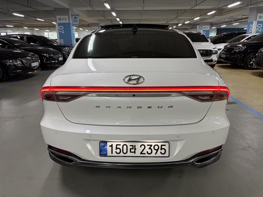 HYUNDAI Grandeur - Vista 5
