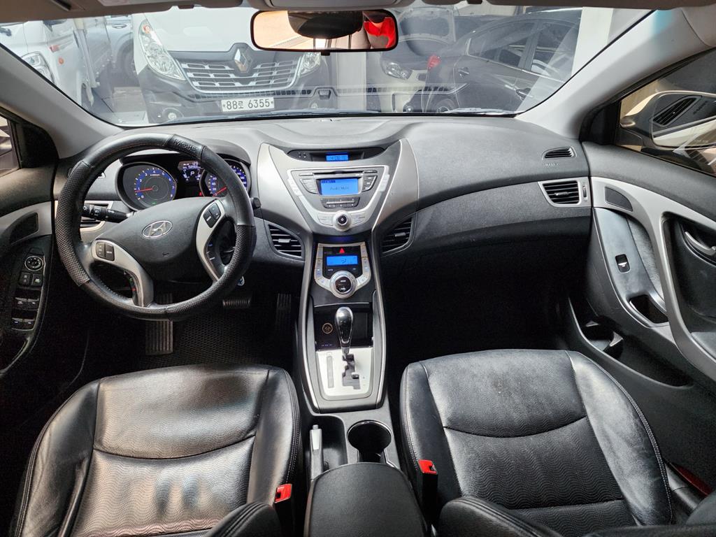HYUNDAI Avante 2011 Blanco - Importación desde Corea - HF Imports Iquique - Foto 14