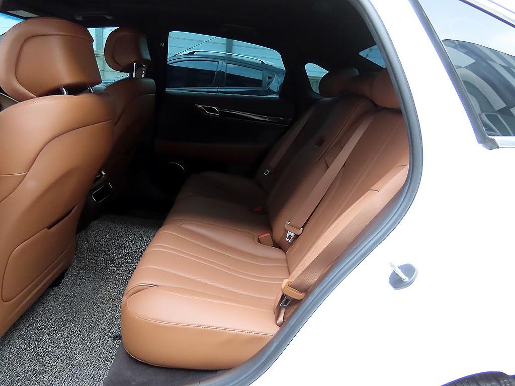 Genesis G80 - Vista 6