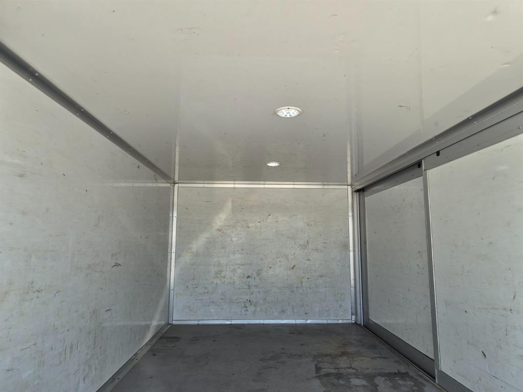 Small Truck Normal Box(Low Deck) - Vista 12
