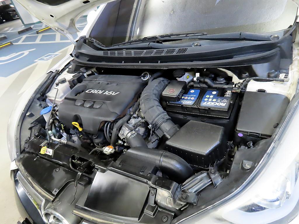 HYUNDAI Avante 2015 Blanco - Importación desde Corea - HF Imports Iquique - Foto 19