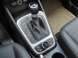 HYUNDAI Venue - Vista 12