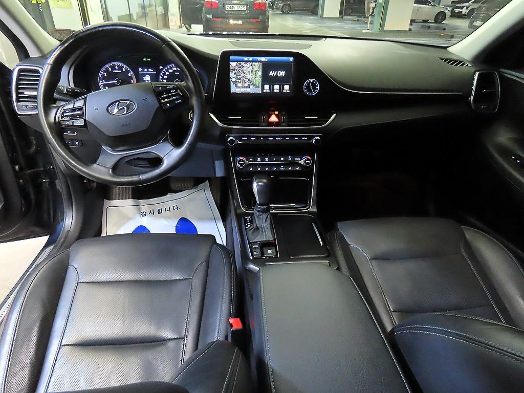 HYUNDAI Grandeur - Vista 10