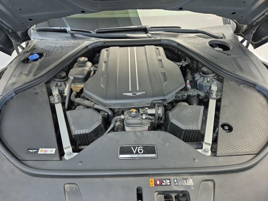 Genesis G90 - Vista 5