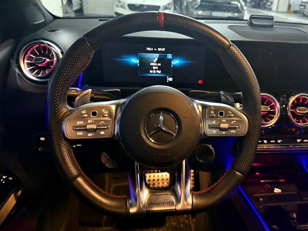 Mercedes Benz GLB Class - Vista 9