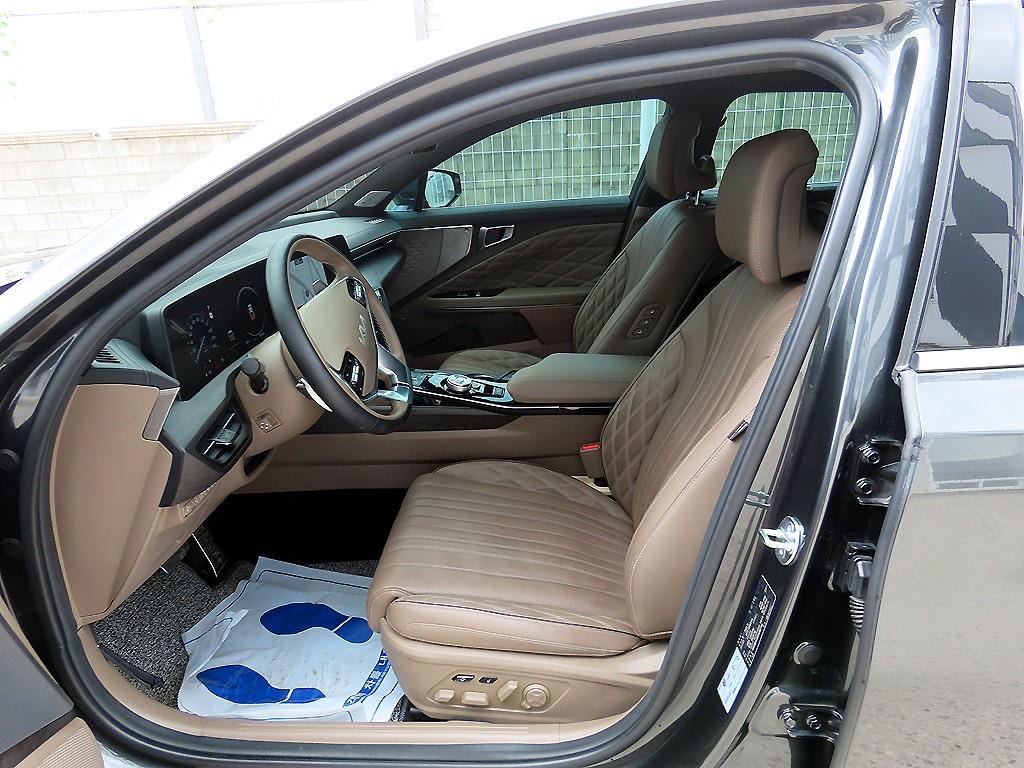 KIA K8 - Vista 5