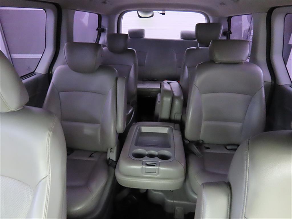 HYUNDAI Starex - Vista 7