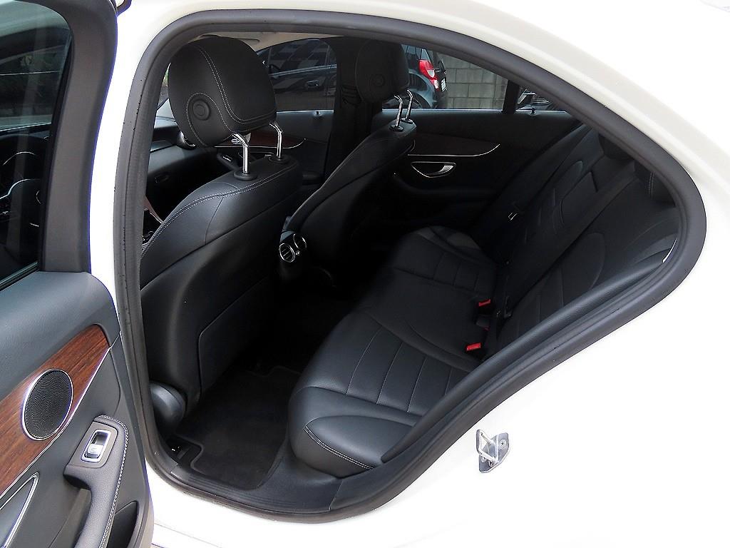 Mercedes Benz C Class - Vista 6