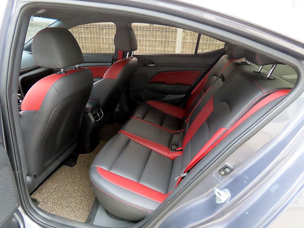 HYUNDAI Avante - Vista 6