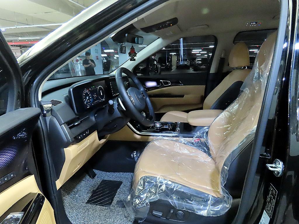 KIA Carnival - Vista 6